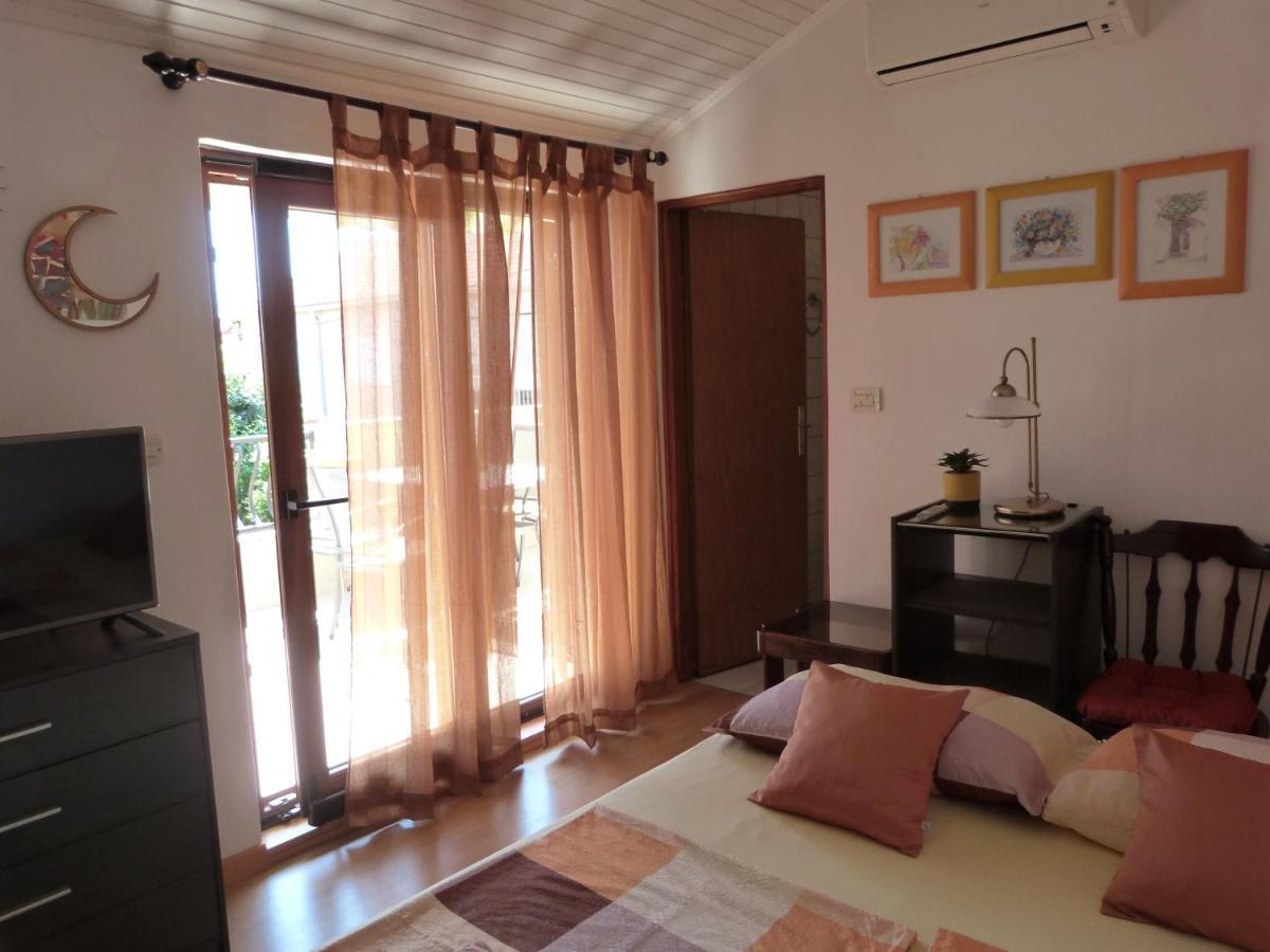 Apartments Eva Sukosan Luaran gambar