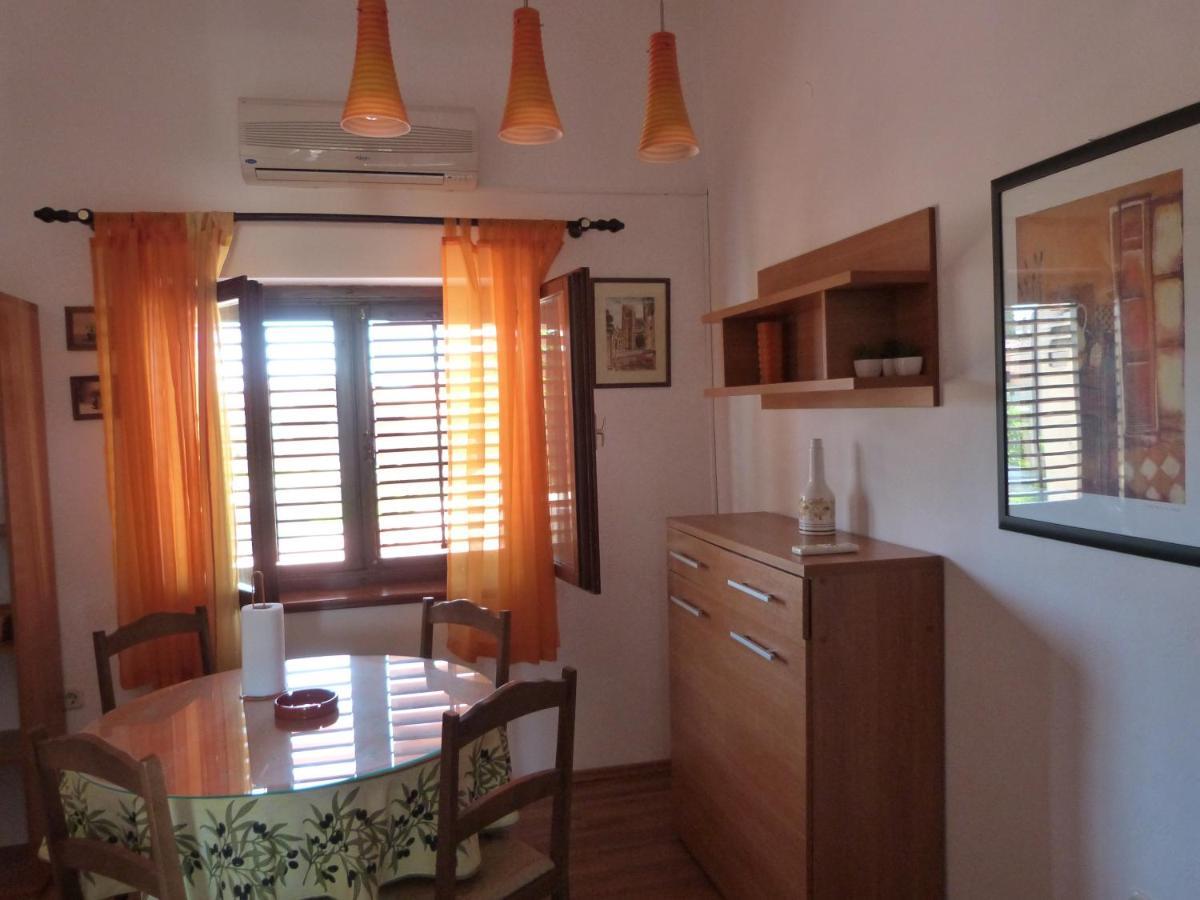 Apartments Eva Sukosan Luaran gambar