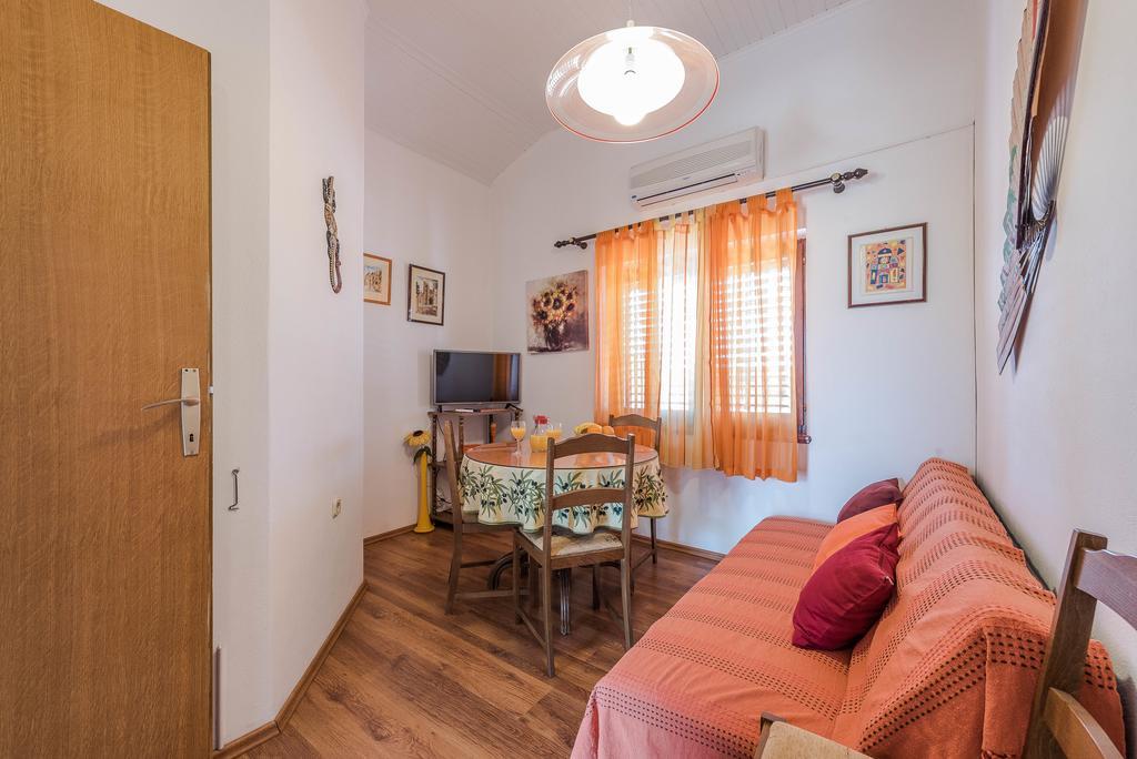 Apartments Eva Sukosan Luaran gambar