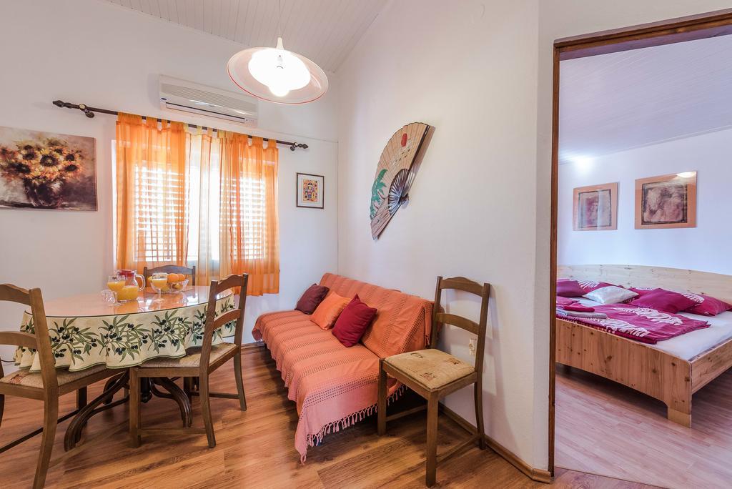 Apartments Eva Sukosan Luaran gambar
